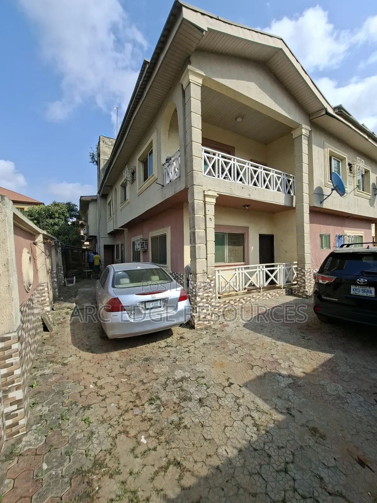 3bdrm Block of Flats in Ago Palace for sale