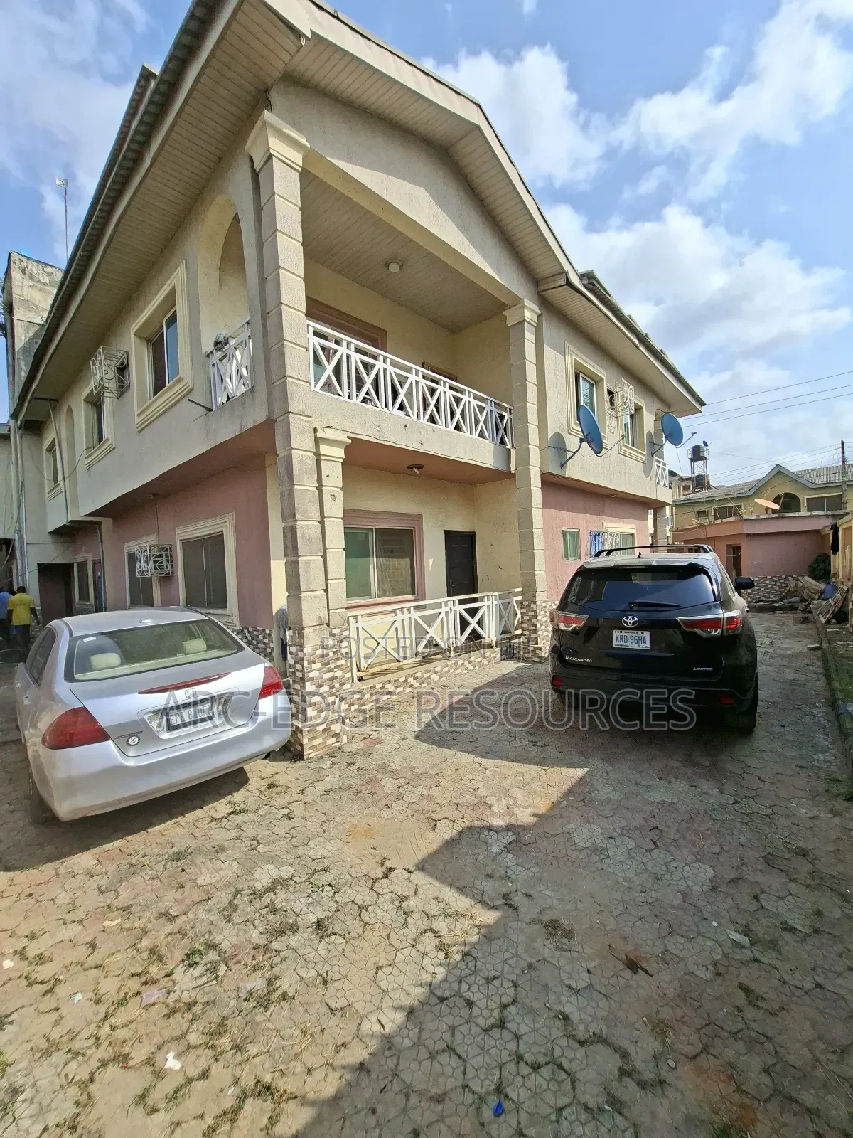 3bdrm Block of Flats in Ago Palace for sale