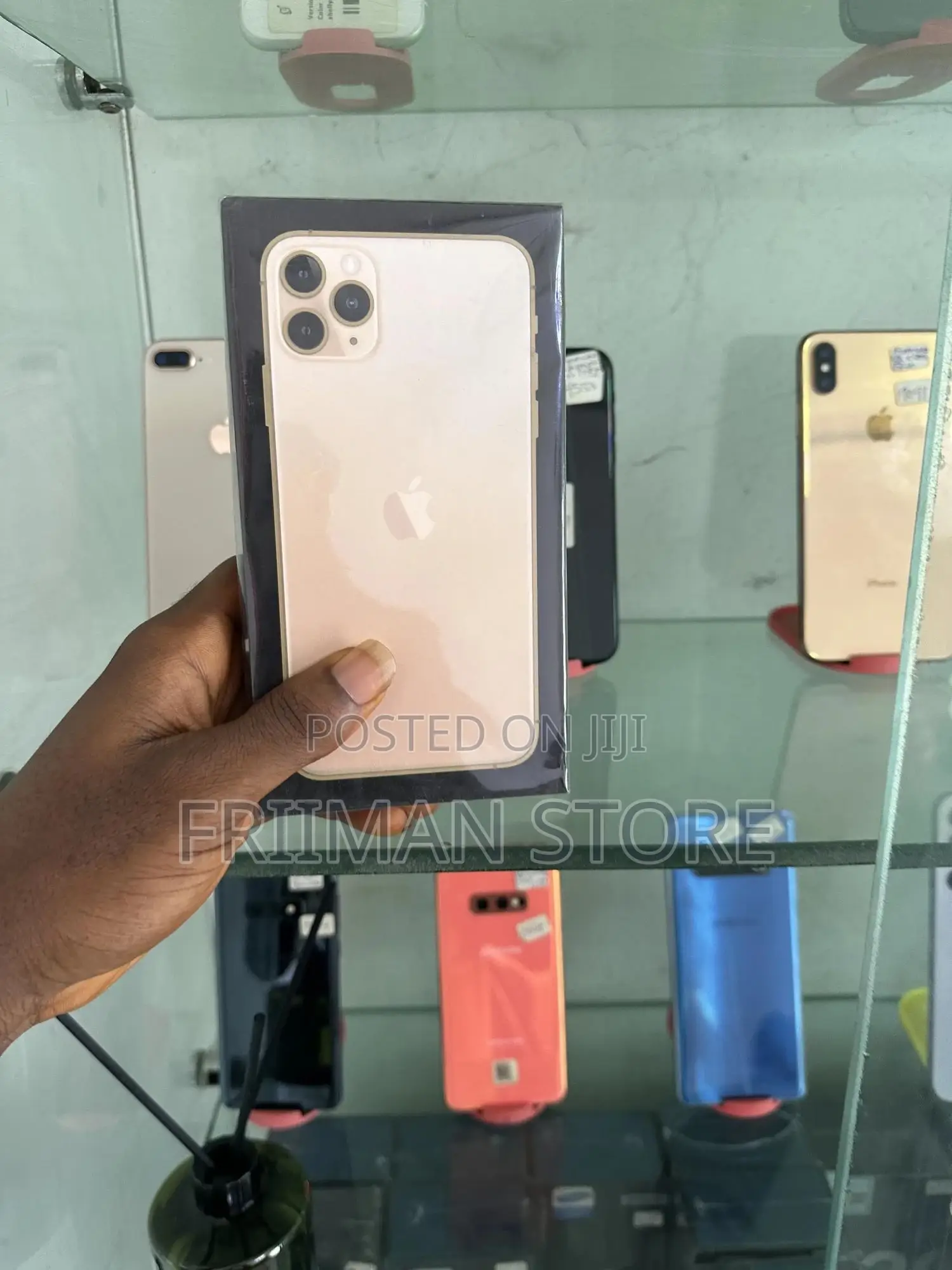 New Apple iPhone 11 Pro Max 256 GB Gold