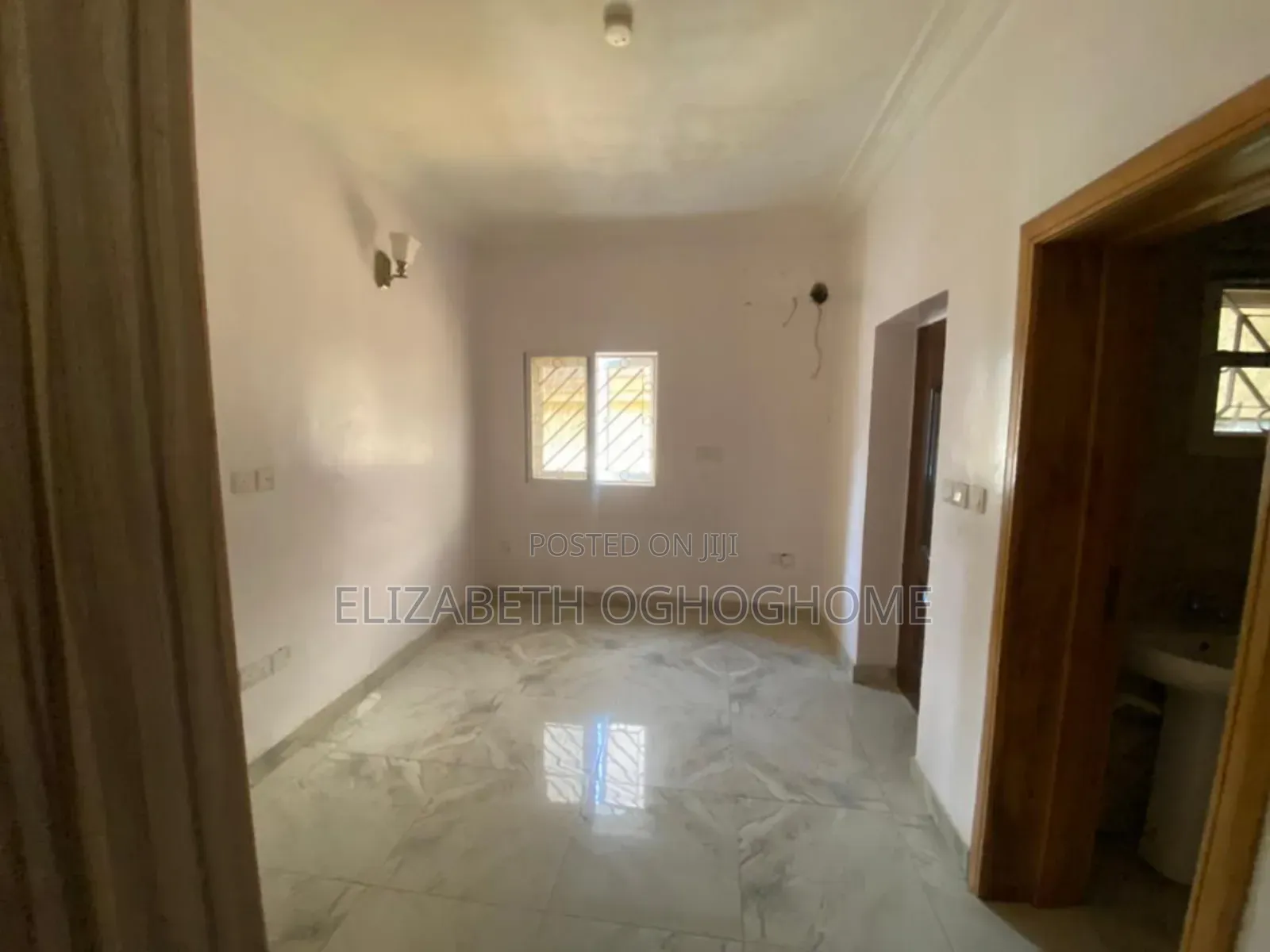 3bdrm Bungalow in Awoyaya for sale