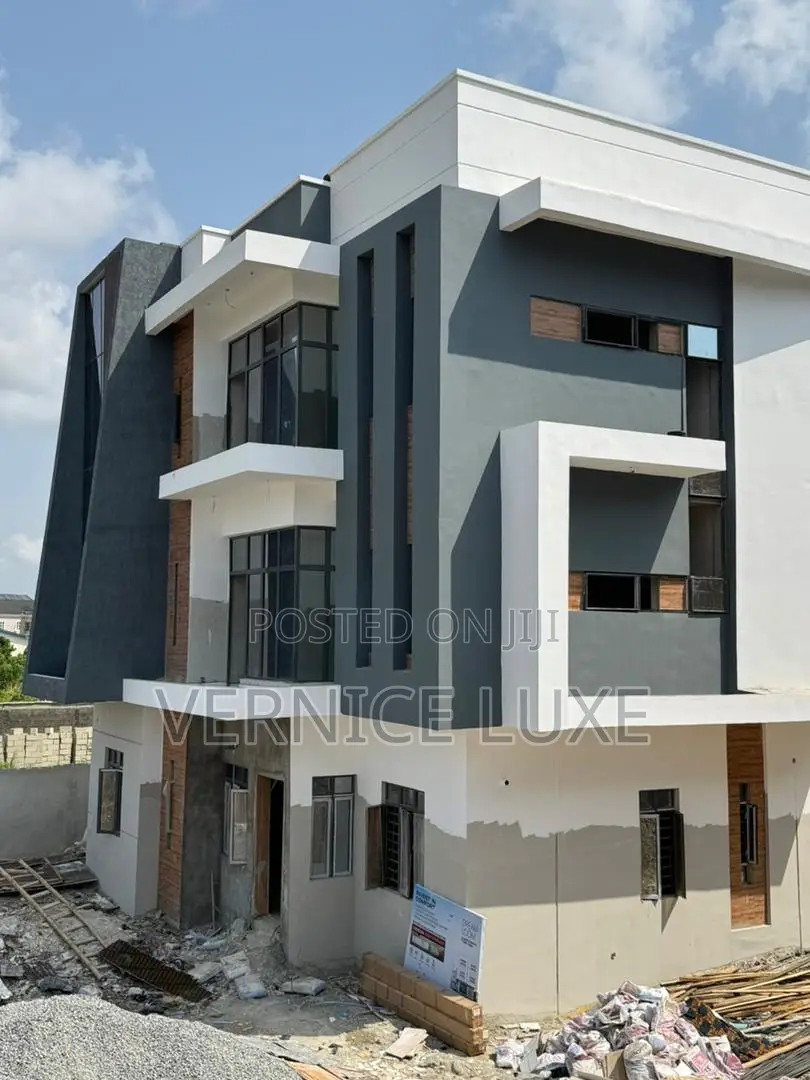 3bdrm Block of Flats in Ajah, Abraham Adesanya Estate for sale