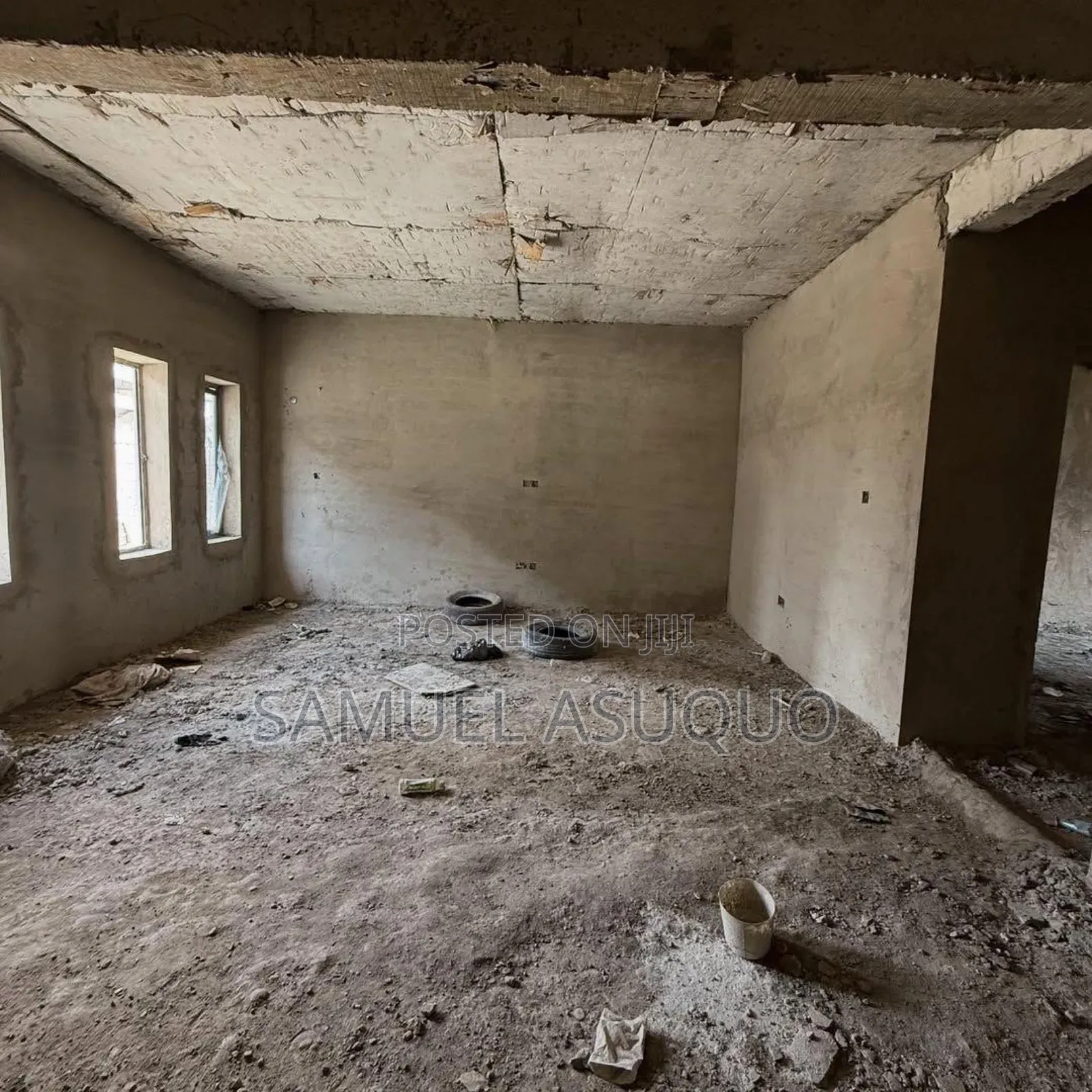 5bdrm Duplex in Idu Industrial for sale