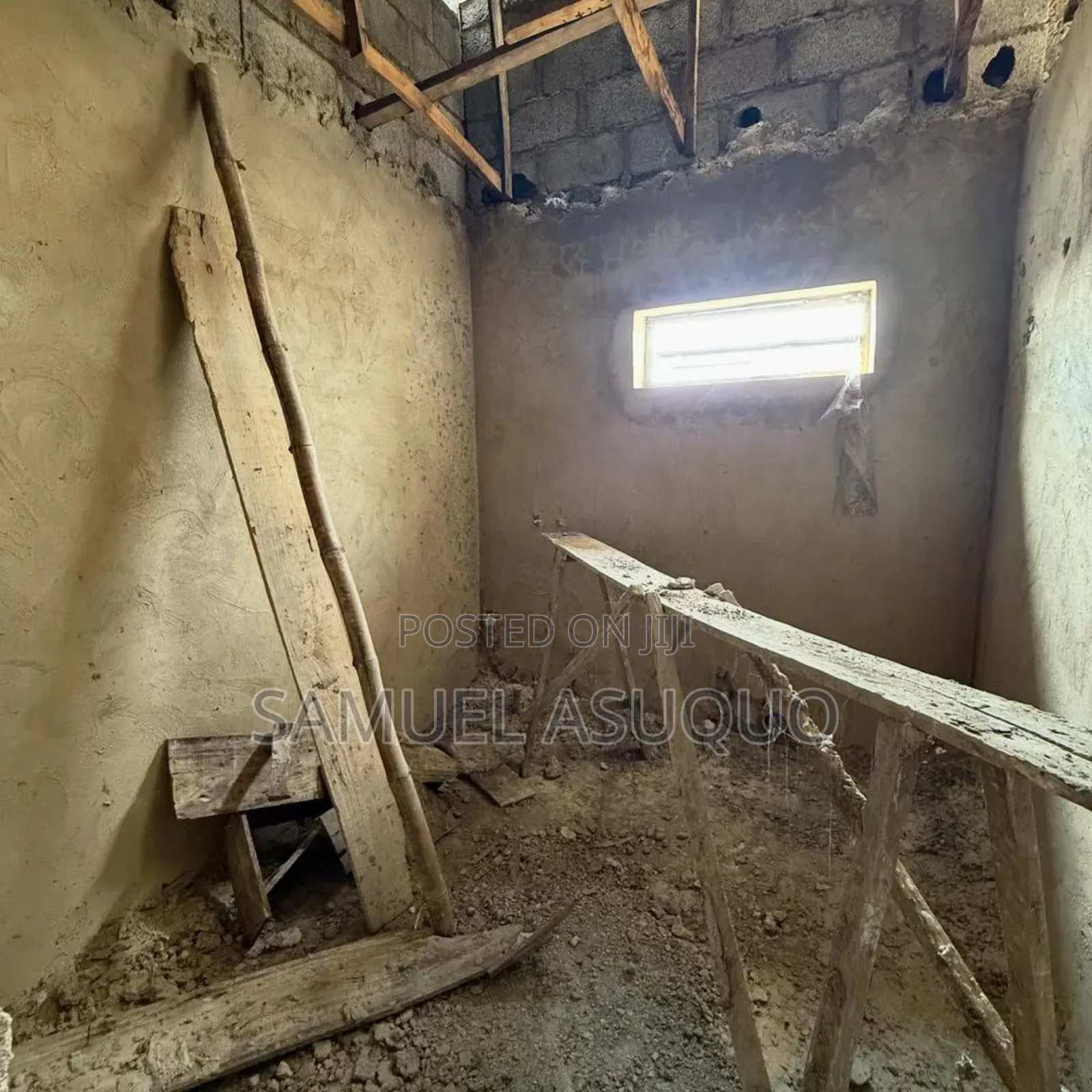 5bdrm Duplex in Idu Industrial for sale