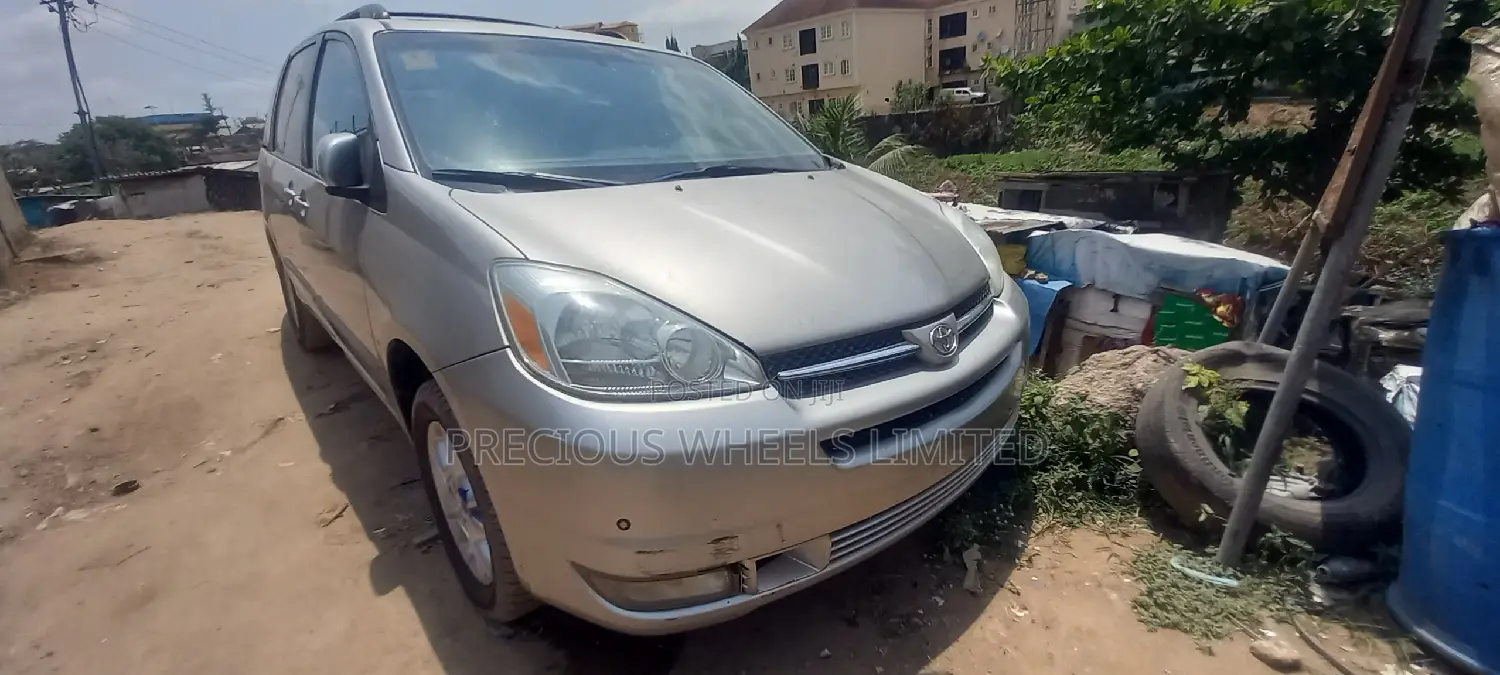 Toyota Sienna 2005 Gold