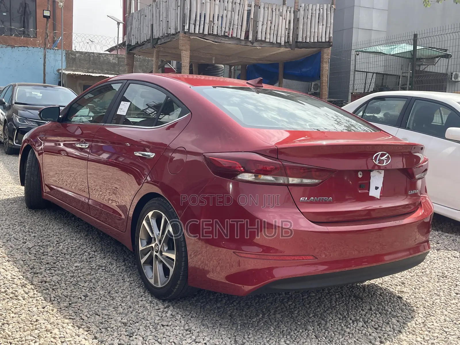 Hyundai Elantra Limited Sedan FWD (2.0L 4cyl 6A) 2017 Red