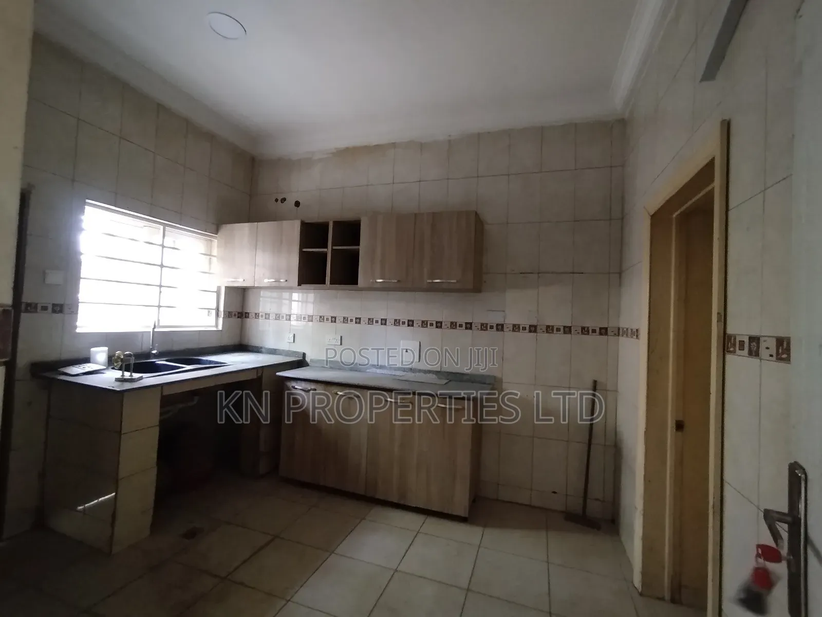 3bdrm Duplex in Apo District for rent