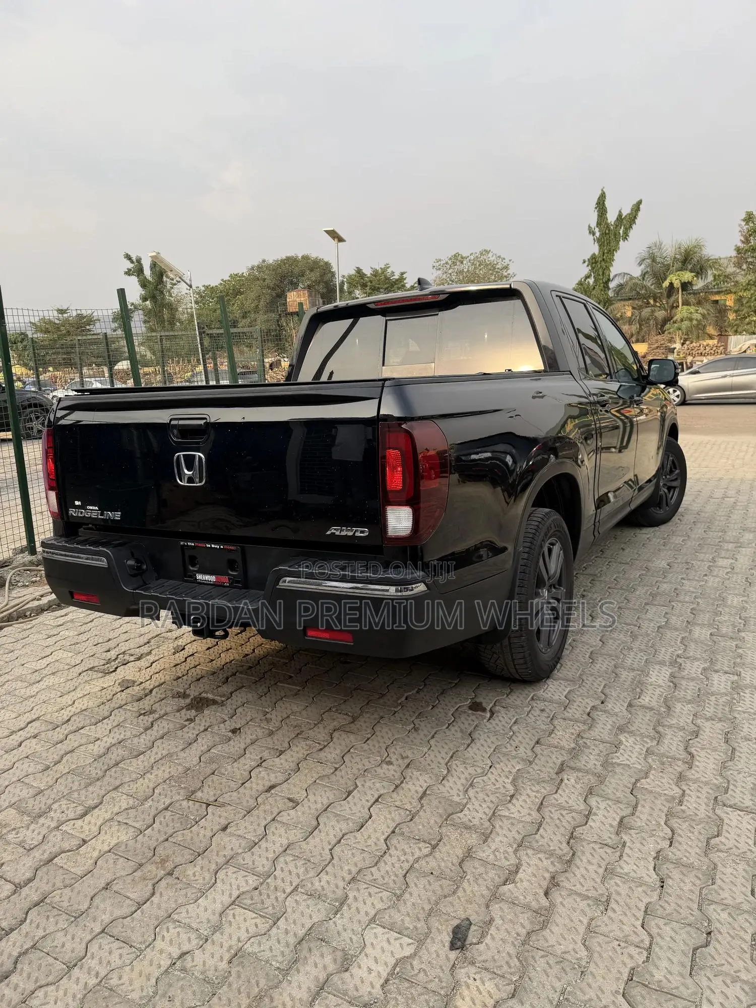 Honda Ridgeline RTS FWD Crew Cab 125.2 in. WB 2017 Black