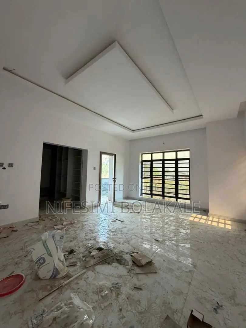 4bdrm Duplex in Carlton Gate Estate, for sale