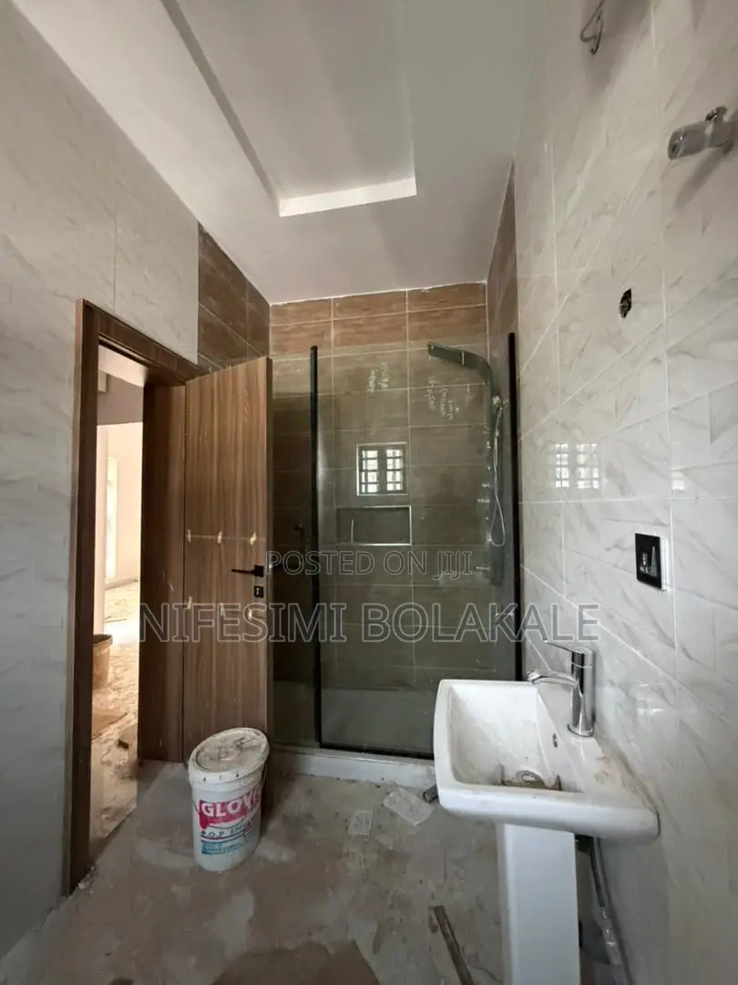 4bdrm Duplex in Carlton Gate Estate, for sale