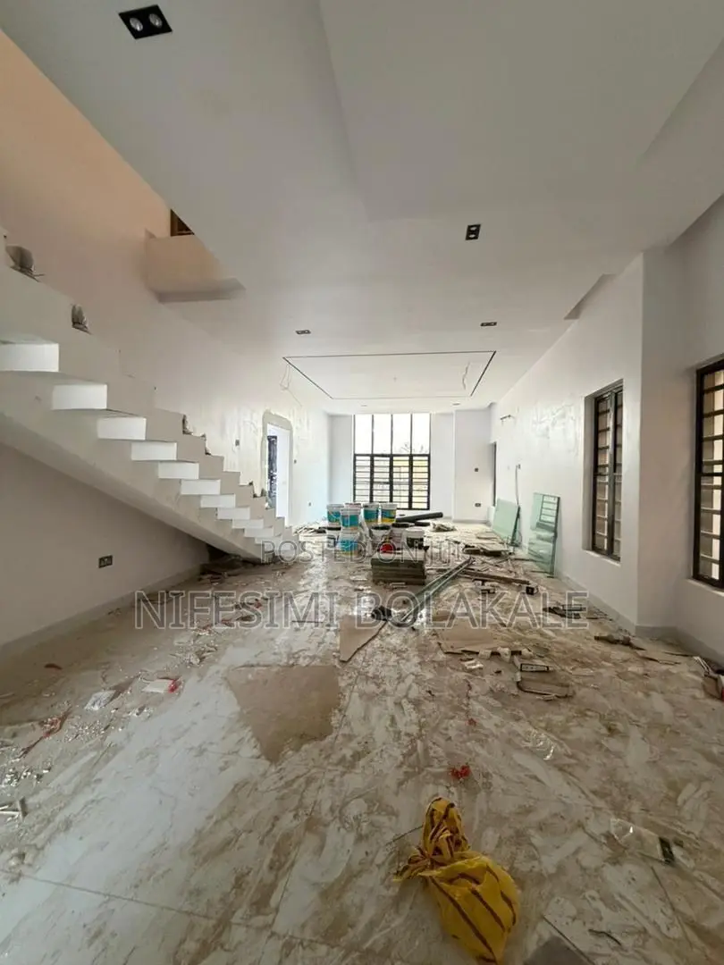 4bdrm Duplex in Carlton Gate Estate, for sale