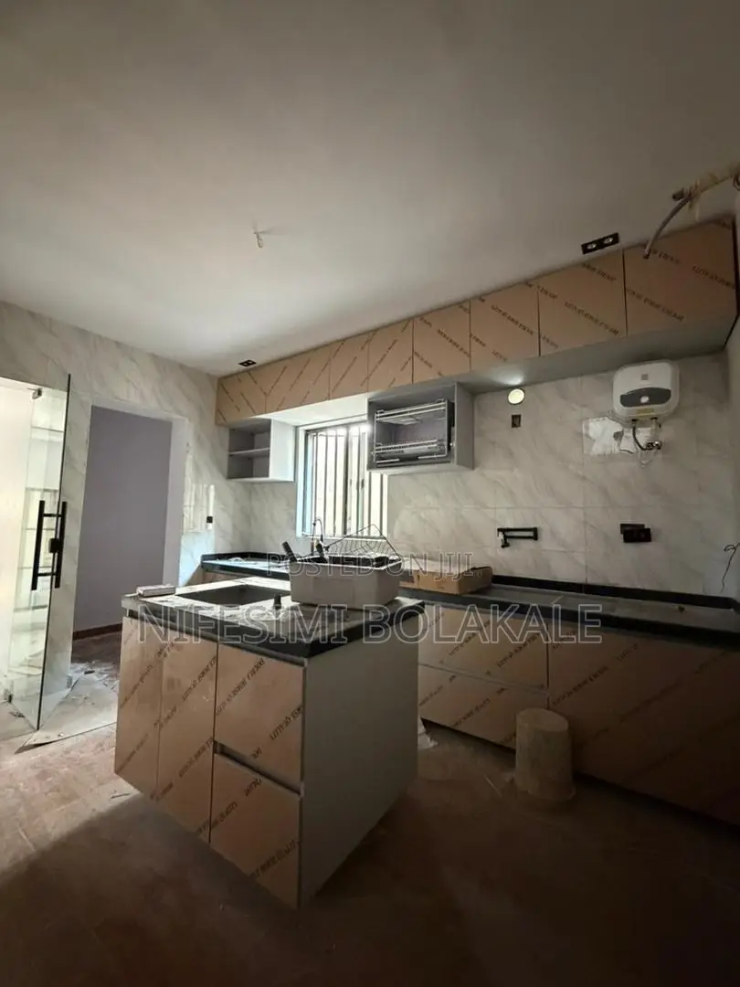 4bdrm Duplex in Carlton Gate Estate, for sale