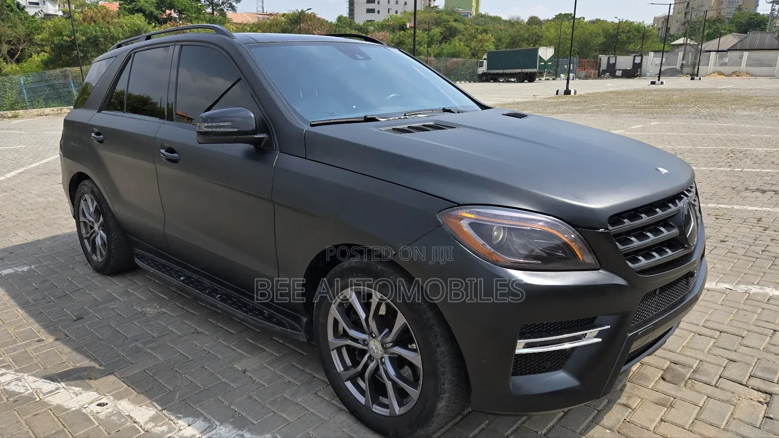 Mercedes-Benz M Class ML63 AMG 4dr SUV AWD (5.5L 8cyl Turbo 7A) 2015