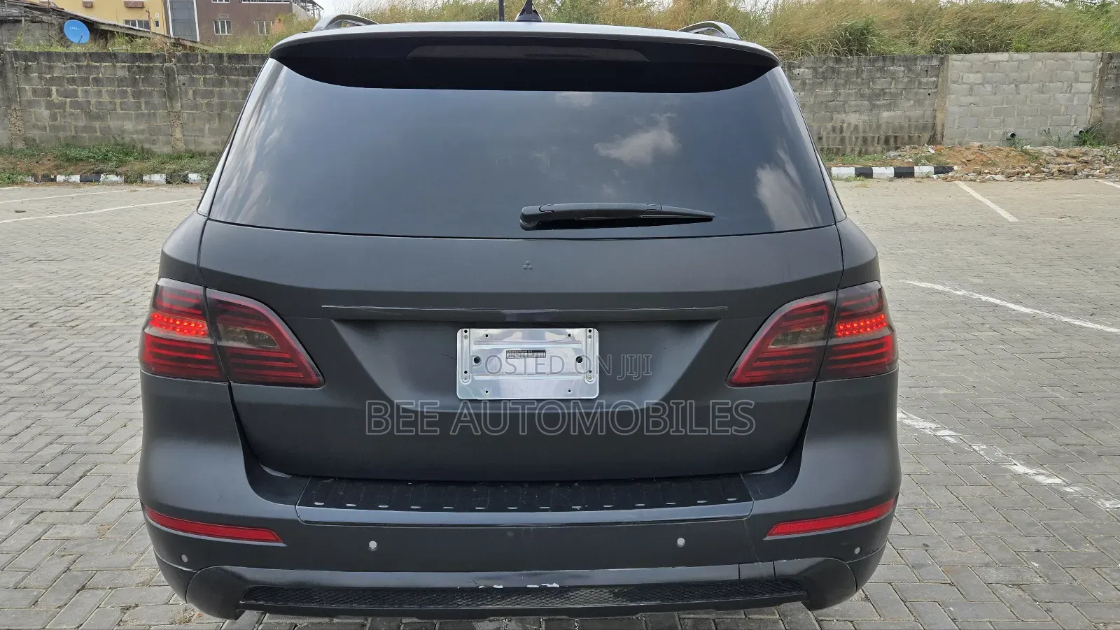 Mercedes-Benz M Class ML63 AMG 4dr SUV AWD (5.5L 8cyl Turbo 7A) 2015