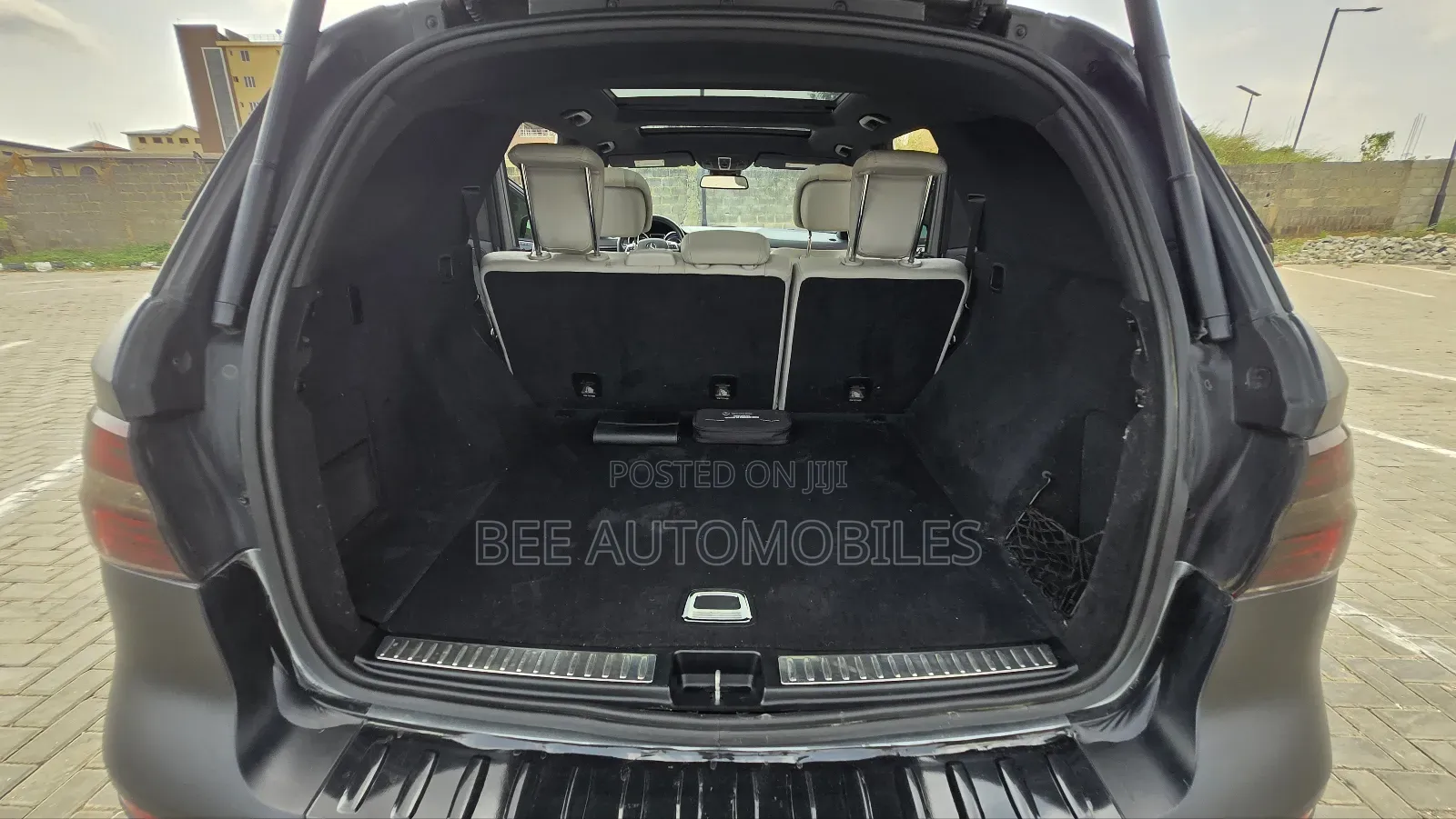 Mercedes-Benz M Class ML63 AMG 4dr SUV AWD (5.5L 8cyl Turbo 7A) 2015