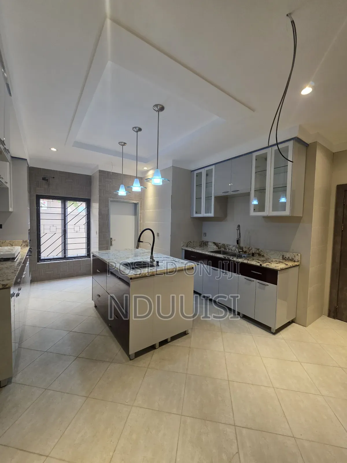 4bdrm Townhouse/Terrace in Jabi for sale