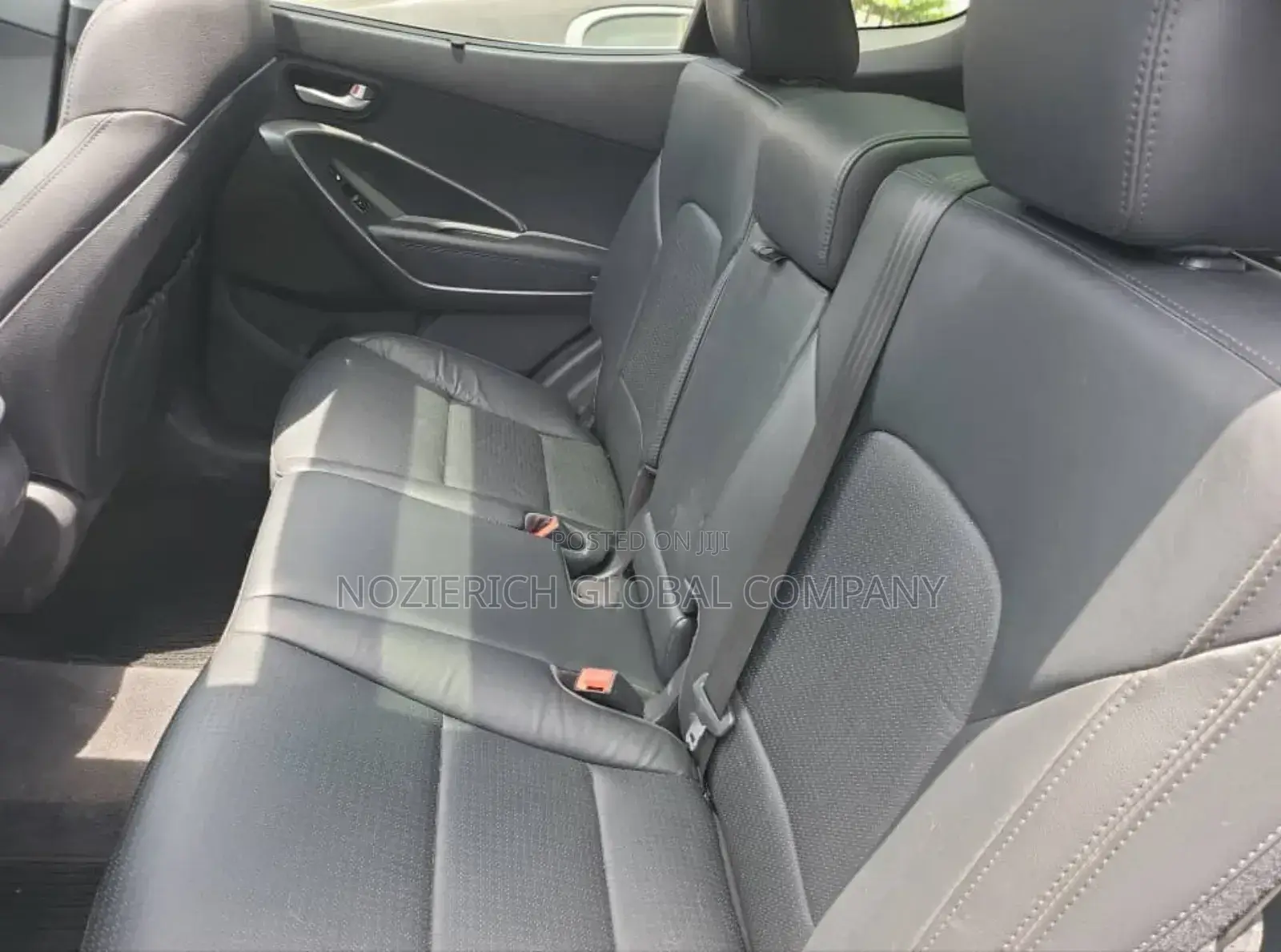 Hyundai Santa Fe GLS 4dr SUV AWD (3.3L 6cyl 6A) 2014 Silver