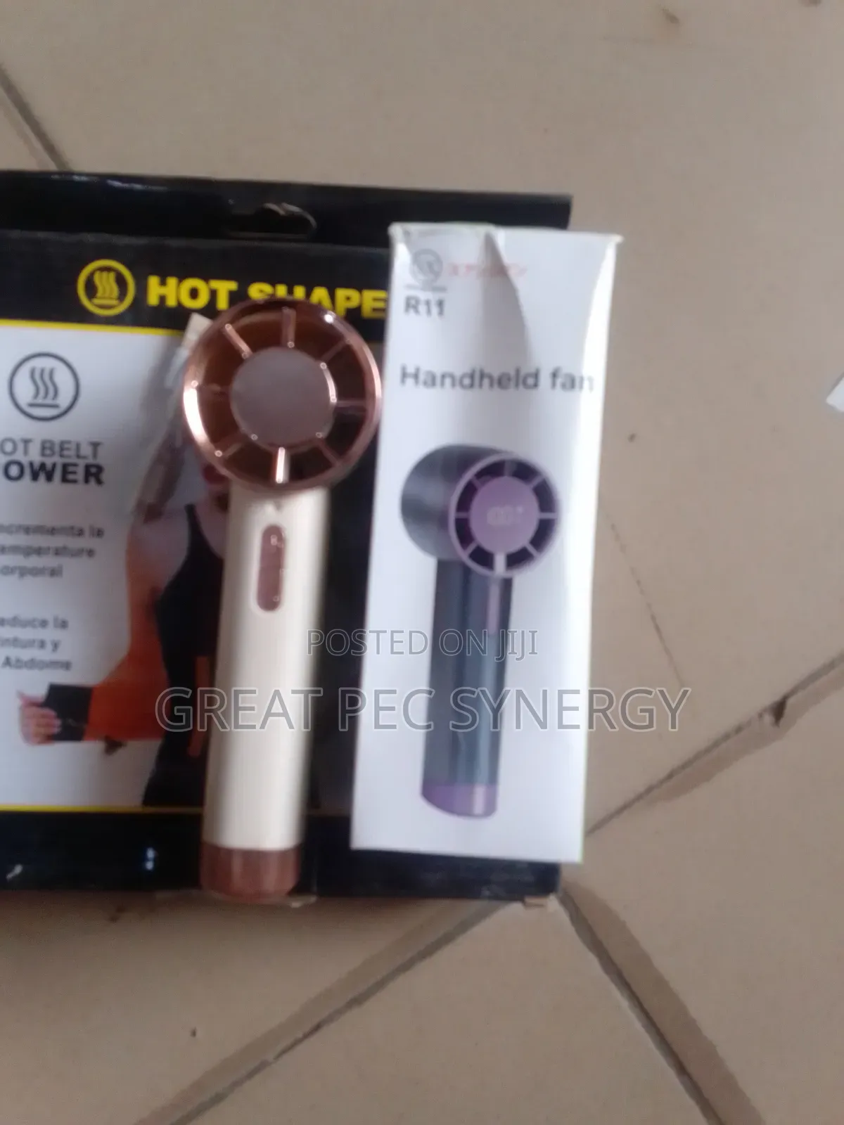 R11 Handheld Fan
