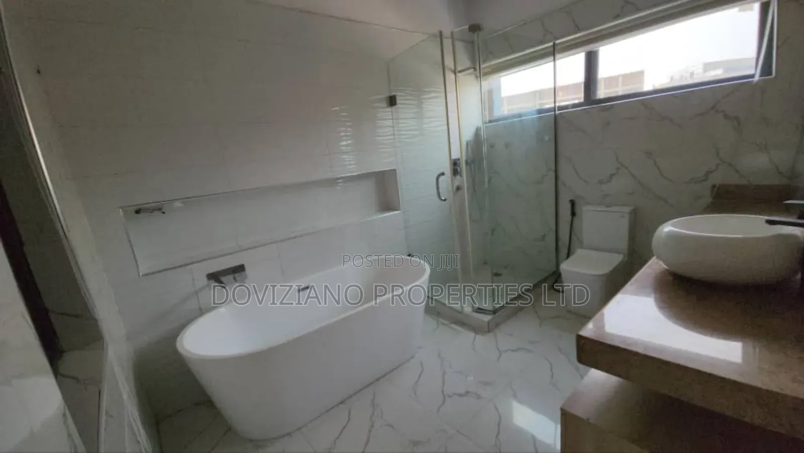 4bdrm Duplex in Lekki Phase 1 for rent