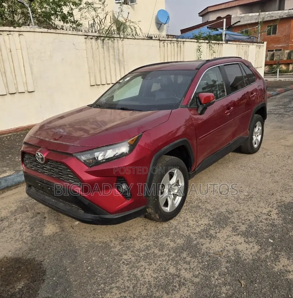 Toyota RAV4 XLE Premium AWD 2020 Red