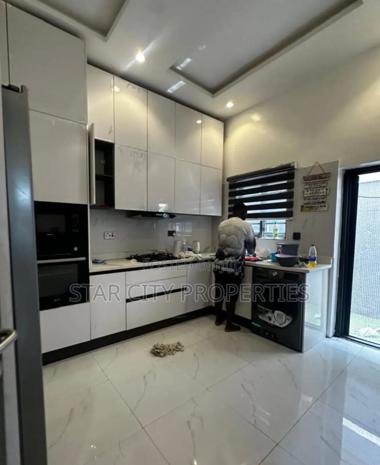 Furnished 4bdrm Duplex in Mende Mary Land for rent