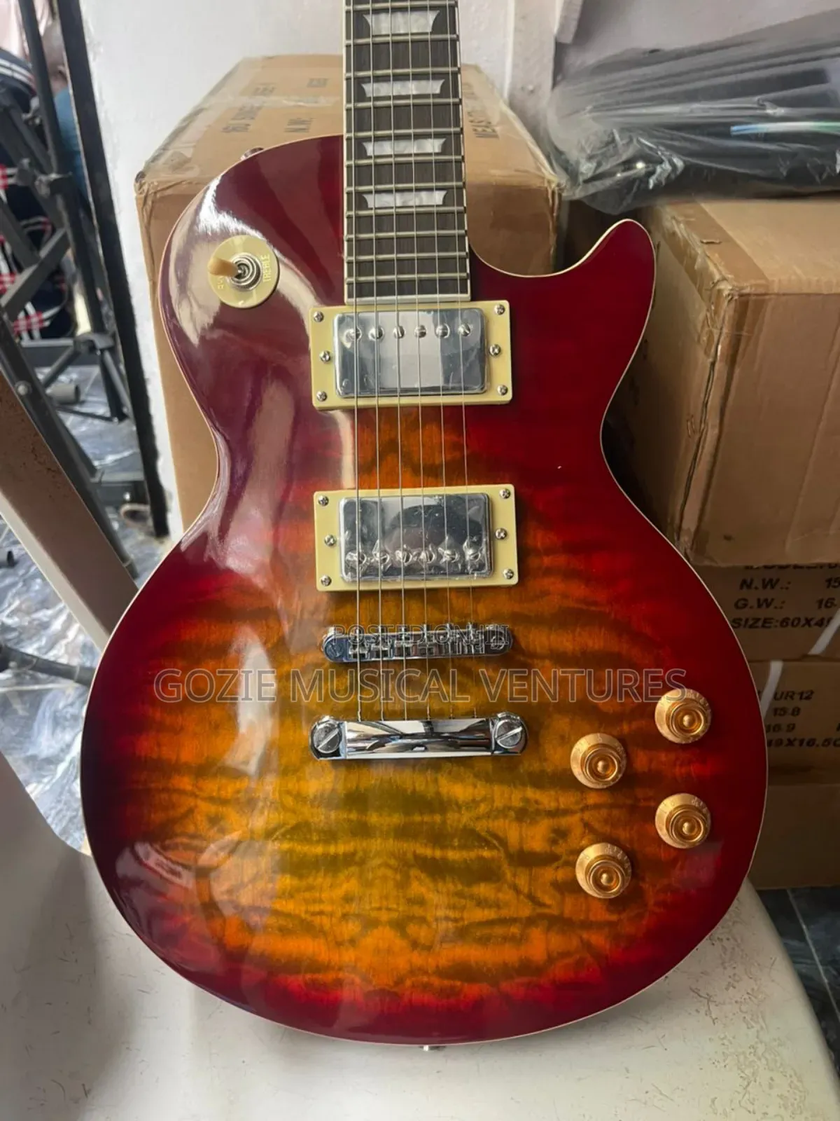 A Very High Quality Gibson Electric Lead Guitar With Sweet Sound.