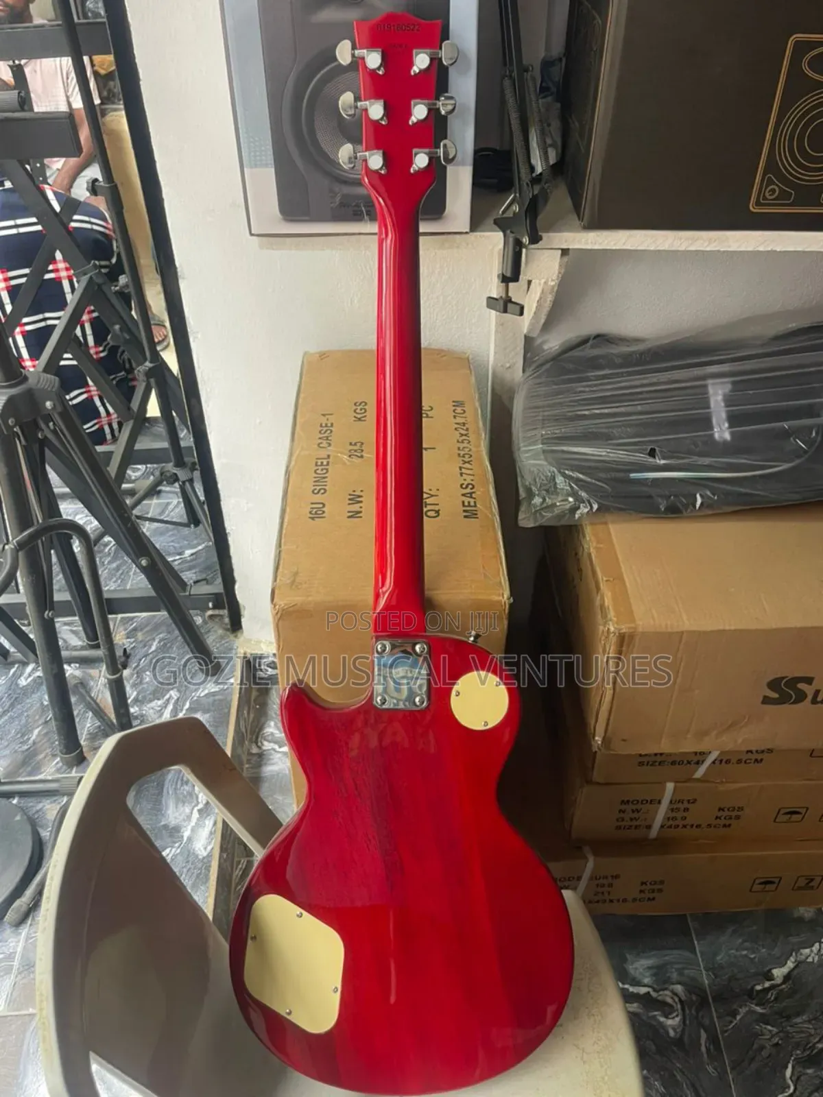 A Very High Quality Gibson Electric Lead Guitar With Sweet Sound.