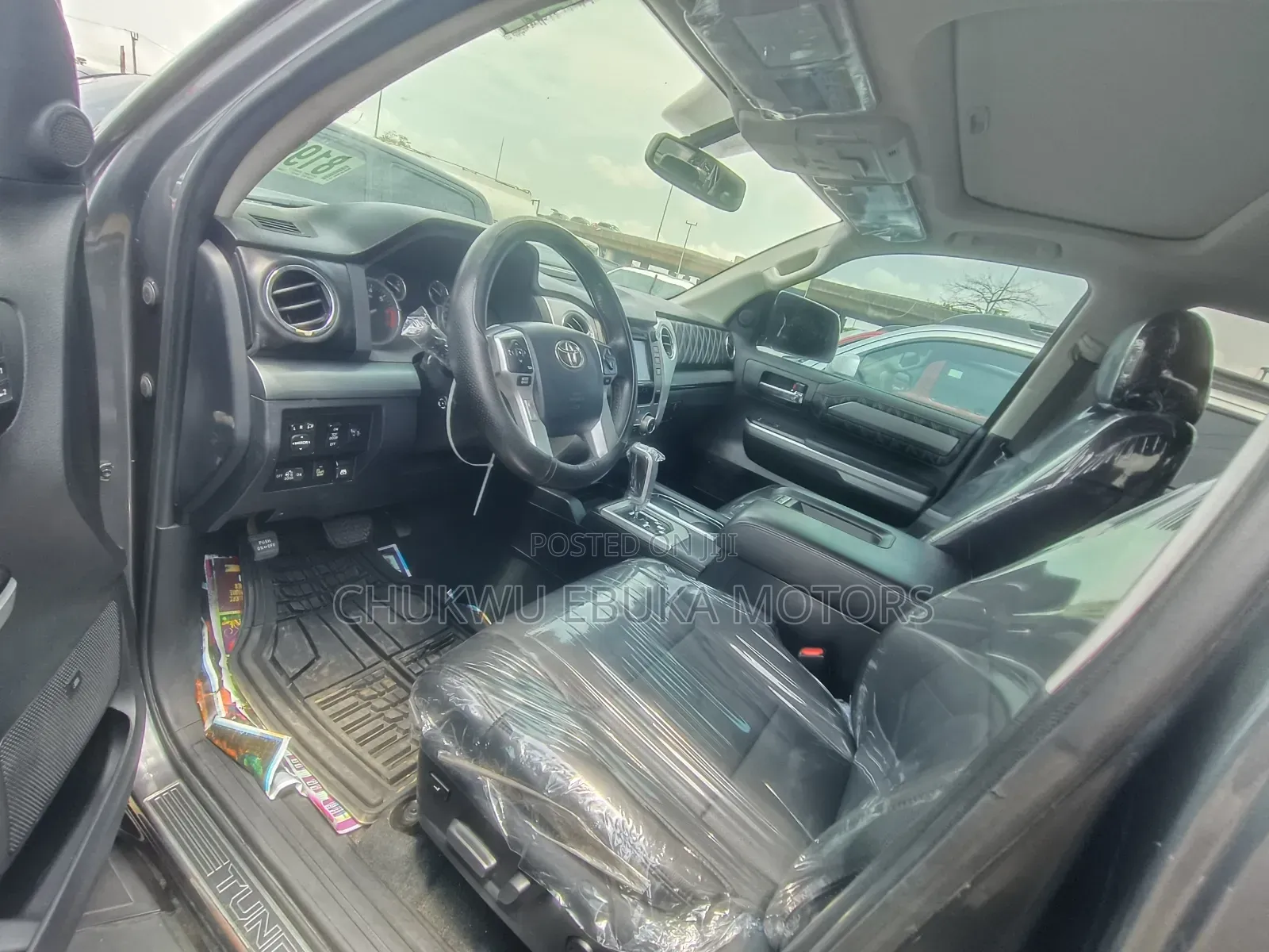 Toyota Tundra Platinum 5.7L V8 4x4 CrewMax 5.6 ft. box 145.7 in. WB