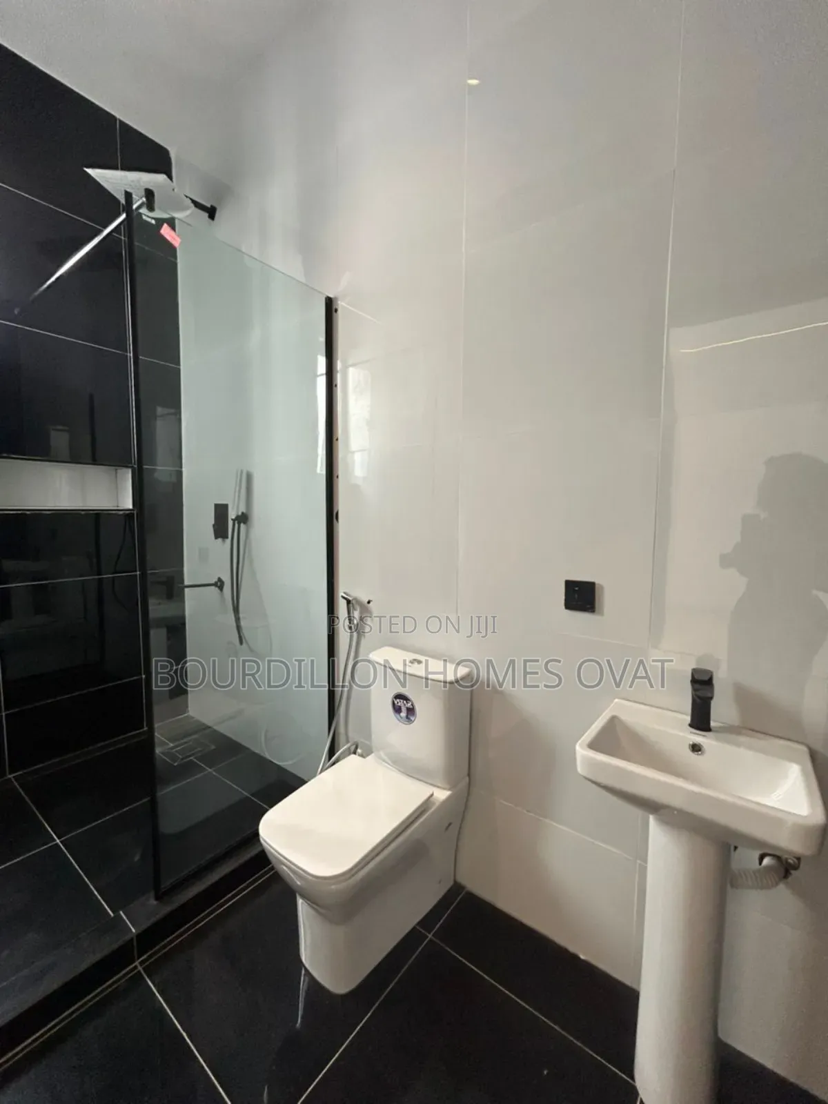 5bdrm Duplex in Lekki Palm City for sale