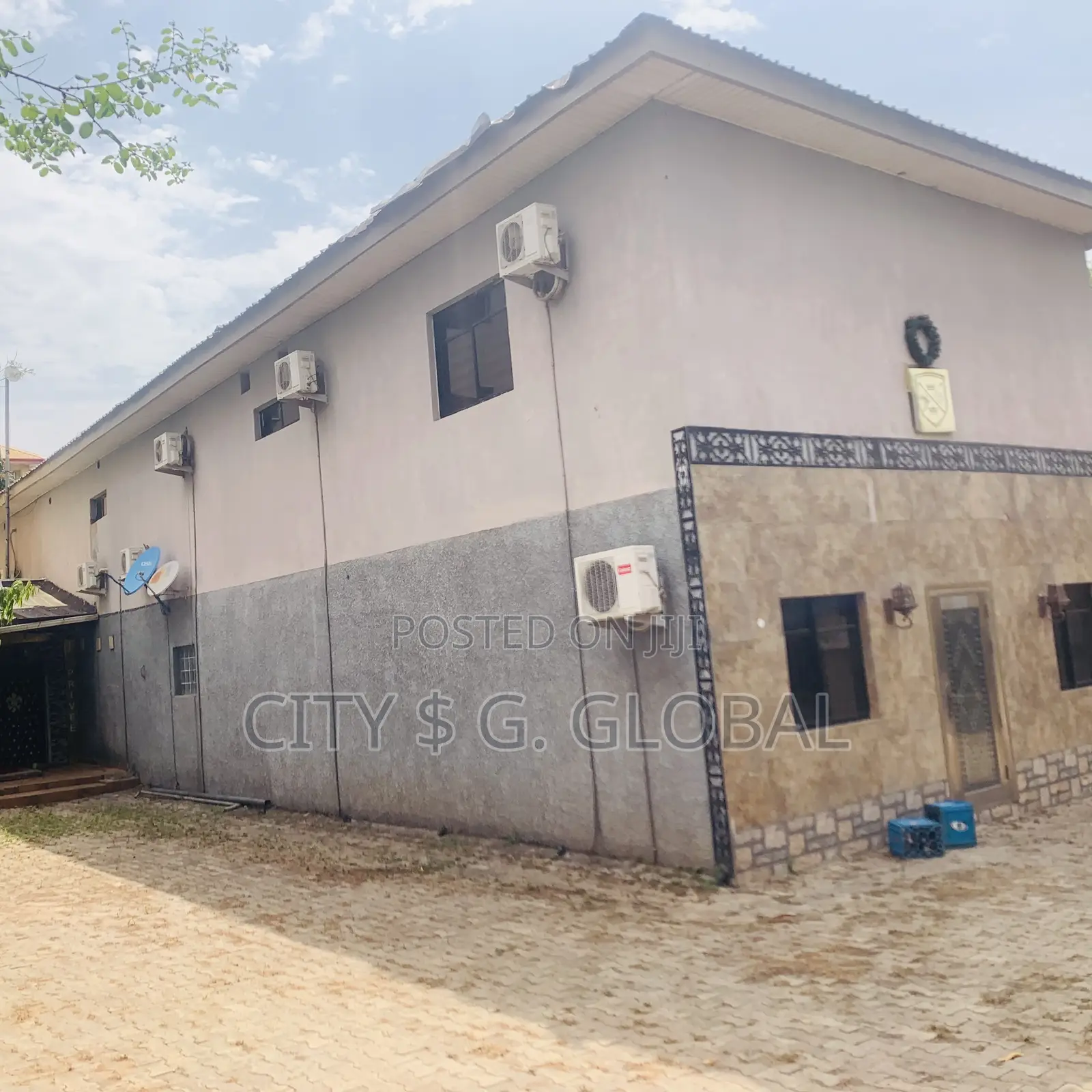 A Club Hall / Bar/ Restaurant/ for Rent in Gudu