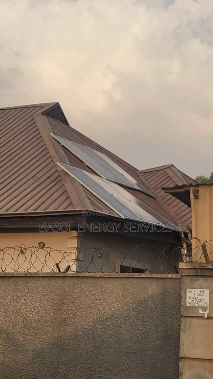 4kva Hybrid Inverter With 2.5kwh/6 Panels With Installations