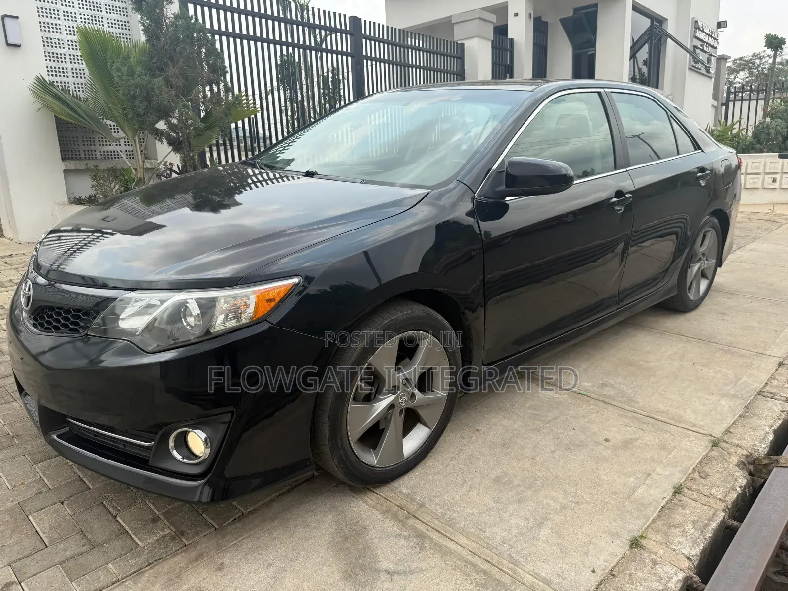 Toyota Camry SE V6 4dr Sedan (3.5L 6cyl 6A) 2012 Black