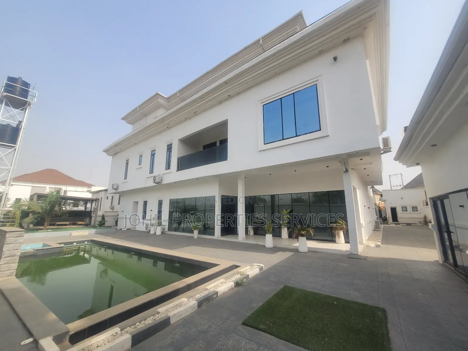 8bdrm Mansion in Guzape District for sale