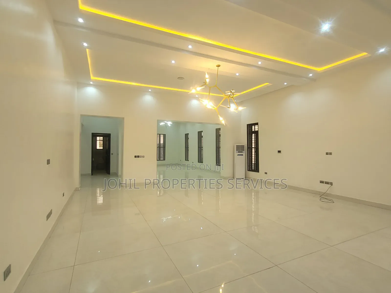 8bdrm Mansion in Guzape District for sale