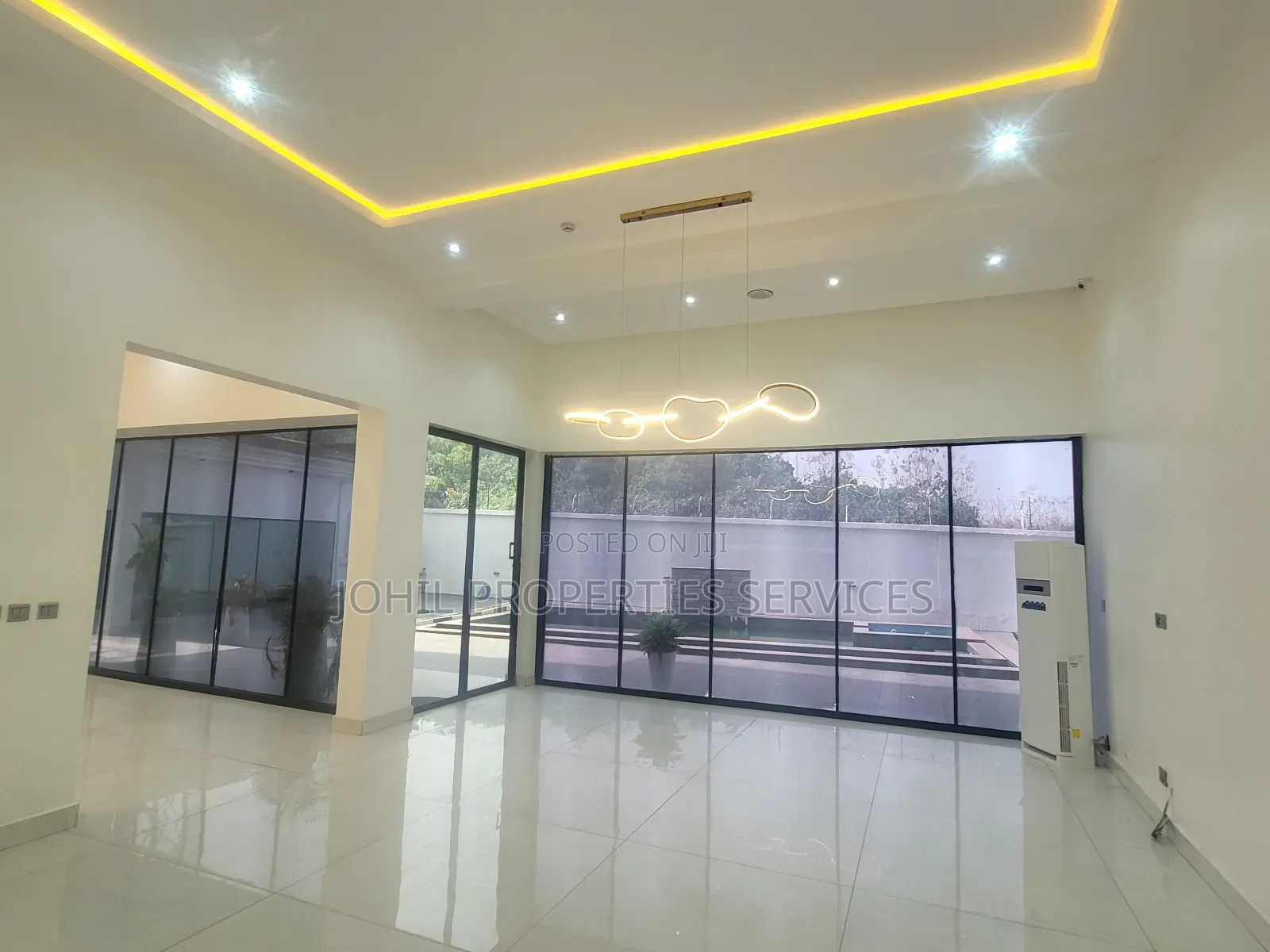 8bdrm Mansion in Guzape District for sale