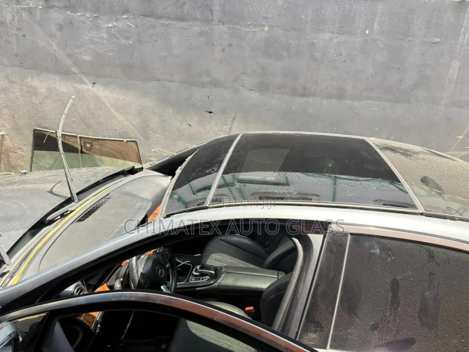 E300 2018 Panoramic Roof Glass Installation