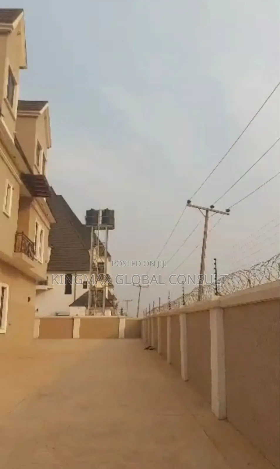 6bdrm Penthouse in Lugbe Abuja for sale