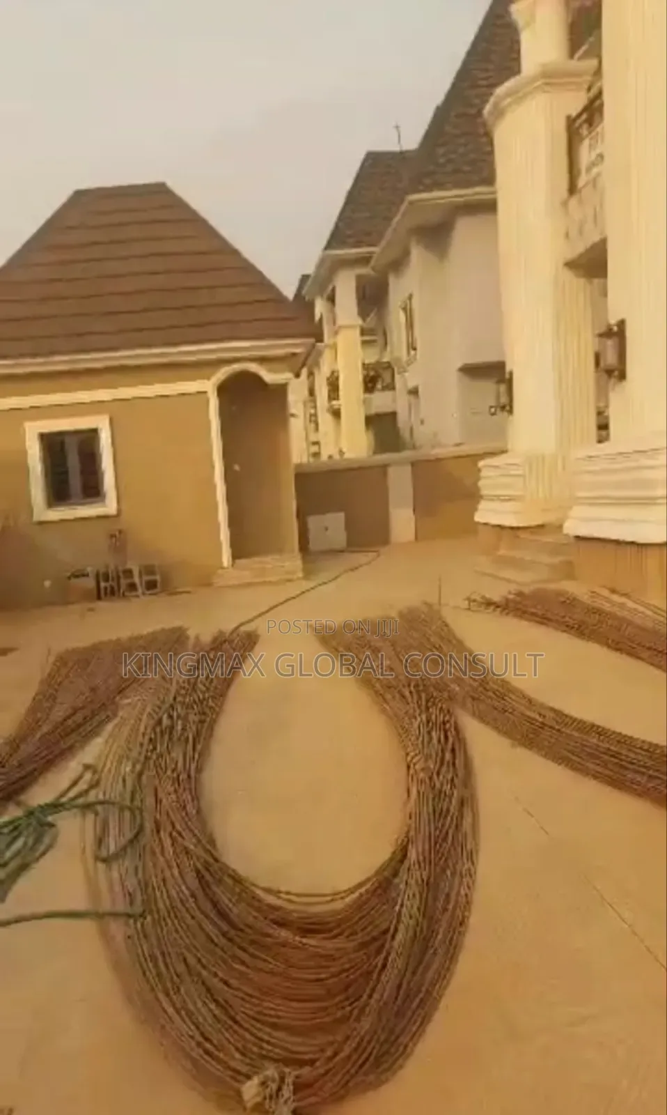 6bdrm Penthouse in Lugbe Abuja for sale