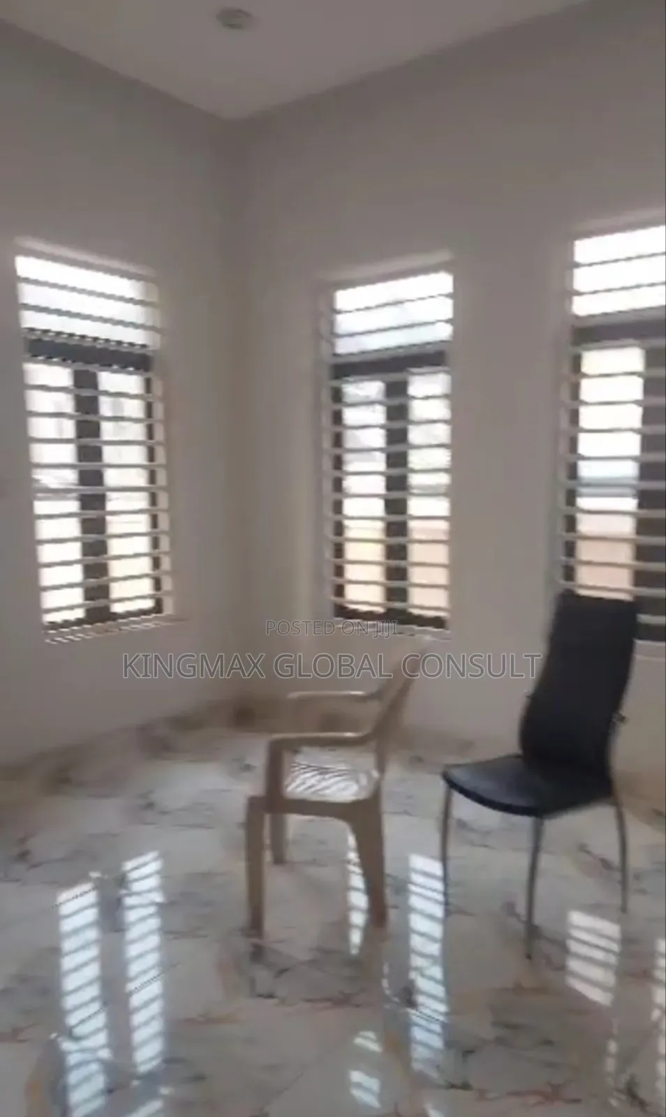 6bdrm Penthouse in Lugbe Abuja for sale