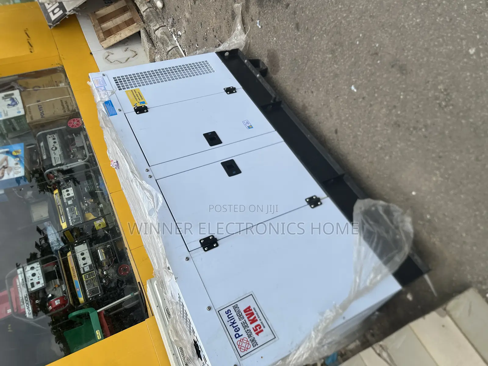 Perkins 15kva Soundproof Diesel Generatorr With 2years Warranty