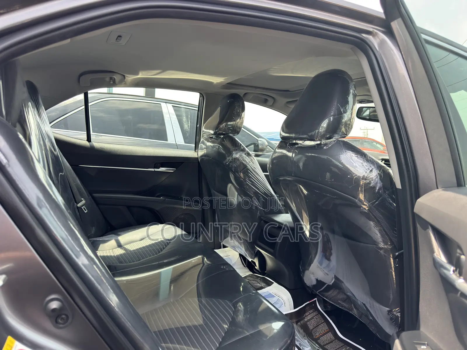 Toyota Camry SE FWD 2020 Gray