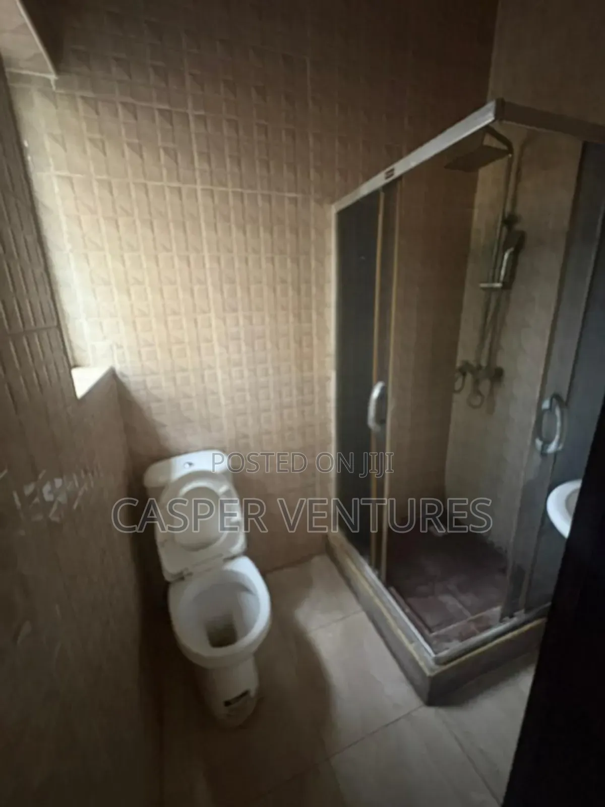 1bdrm Shared Apartment in Ikota Villa for rent