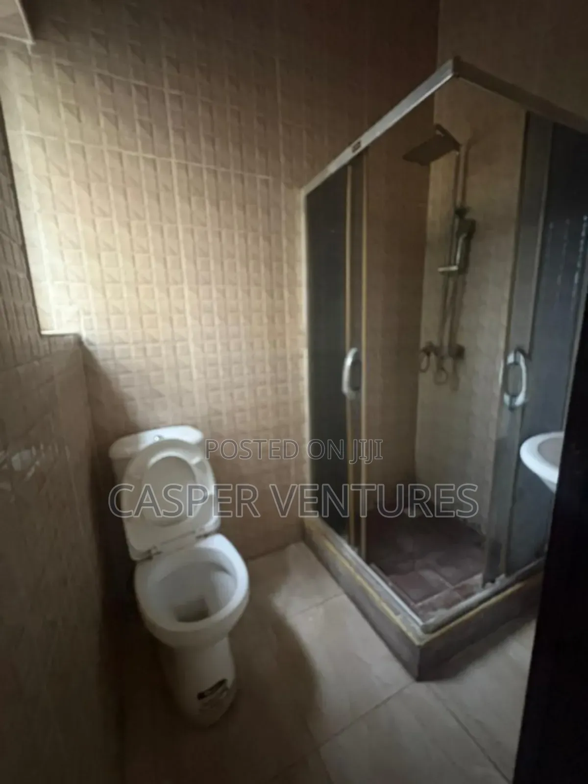 1bdrm Shared Apartment in Ikota Villa for rent