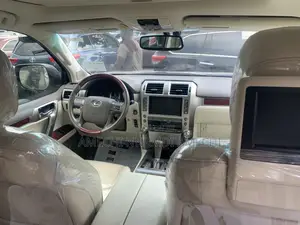 Lexus GX 460 Premium 2012 Gold
