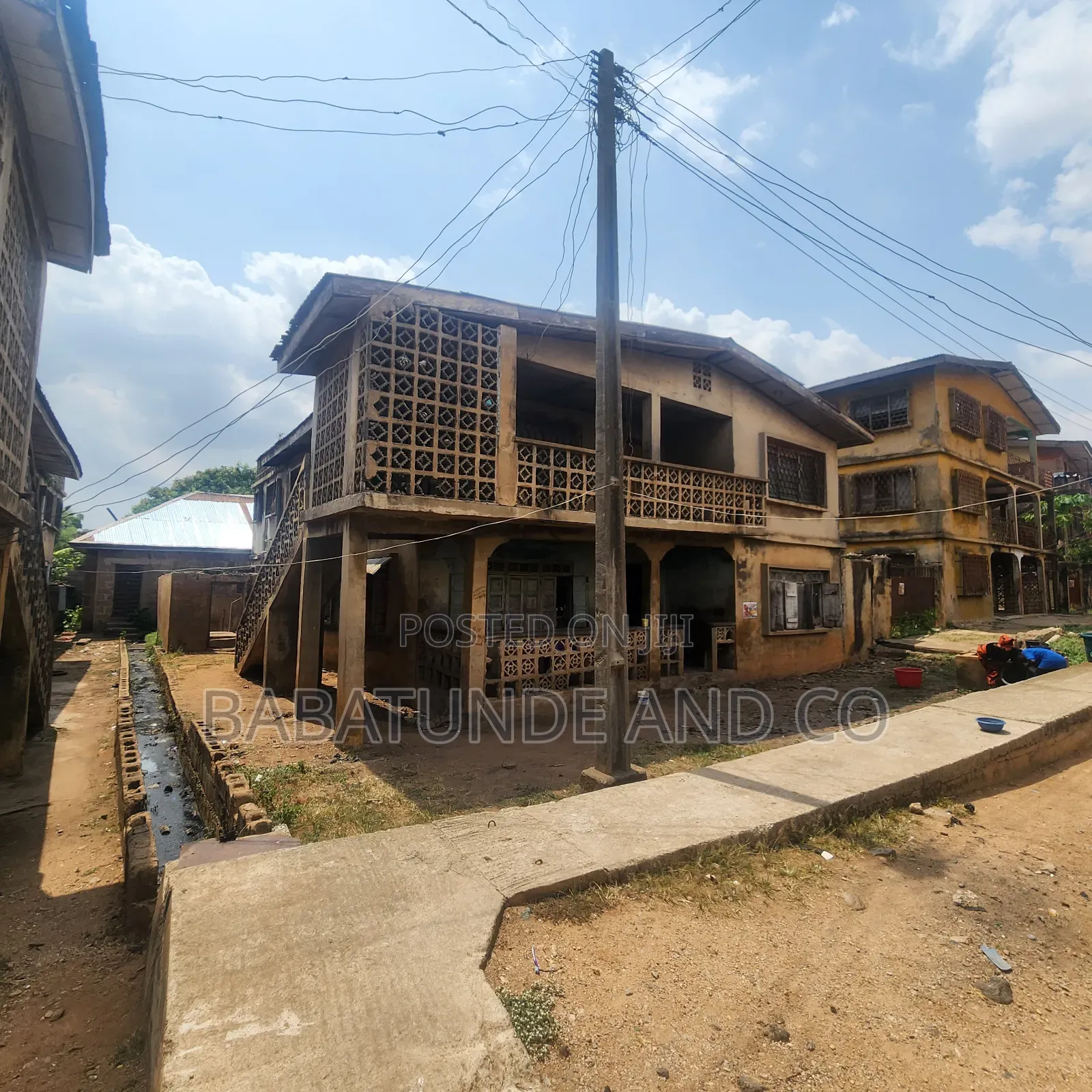 20bdrm Block of Flats in CHallenge / Ibadan for sale