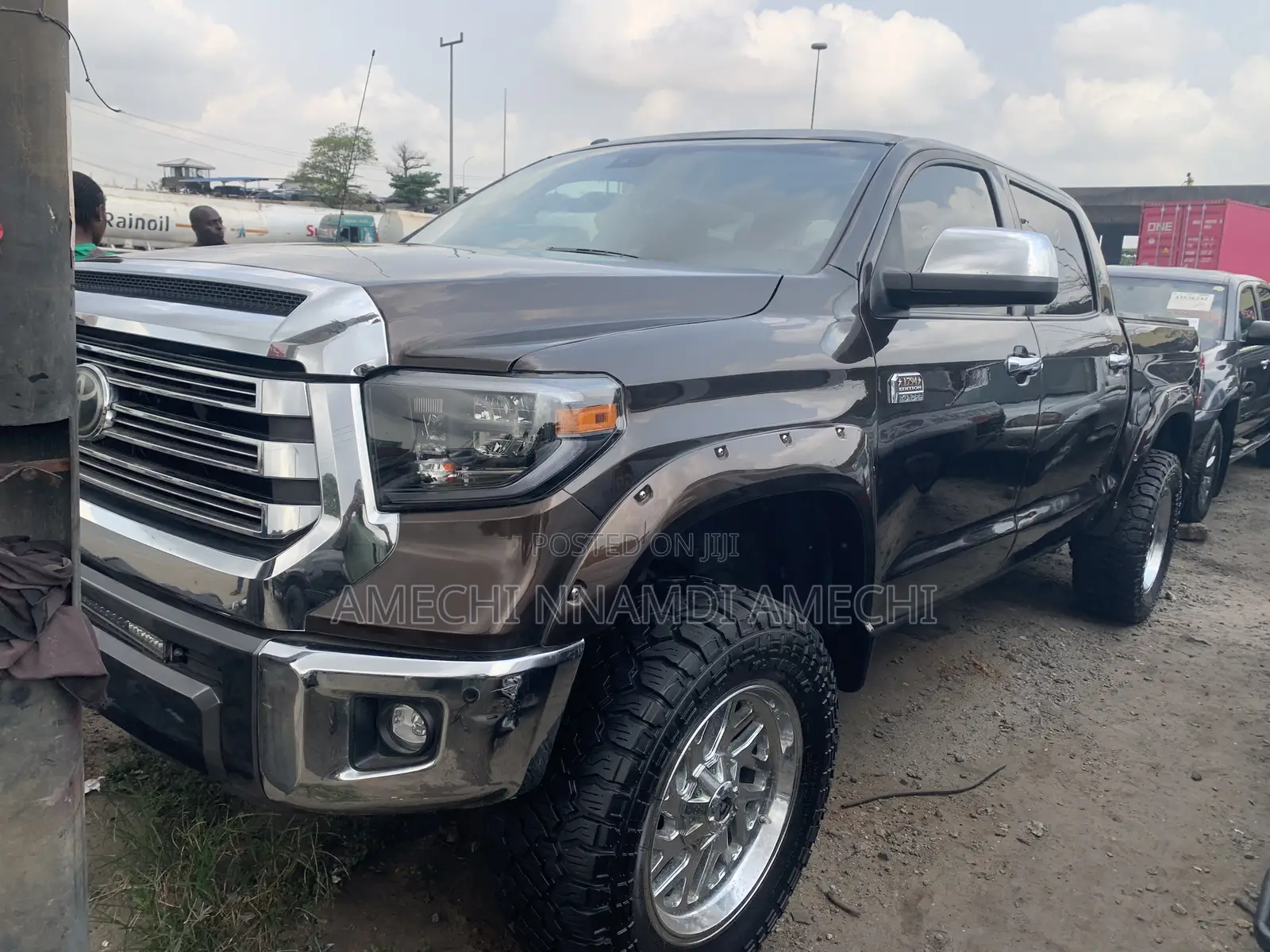 Toyota Tundra Limited 5.7L V8 4x2 Double Cab 6.6 ft. box 145.7 in. WB