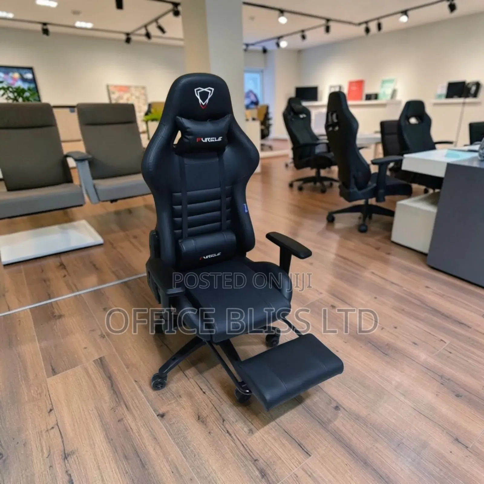 High-back Gaming Chair With Footrest - Full Black