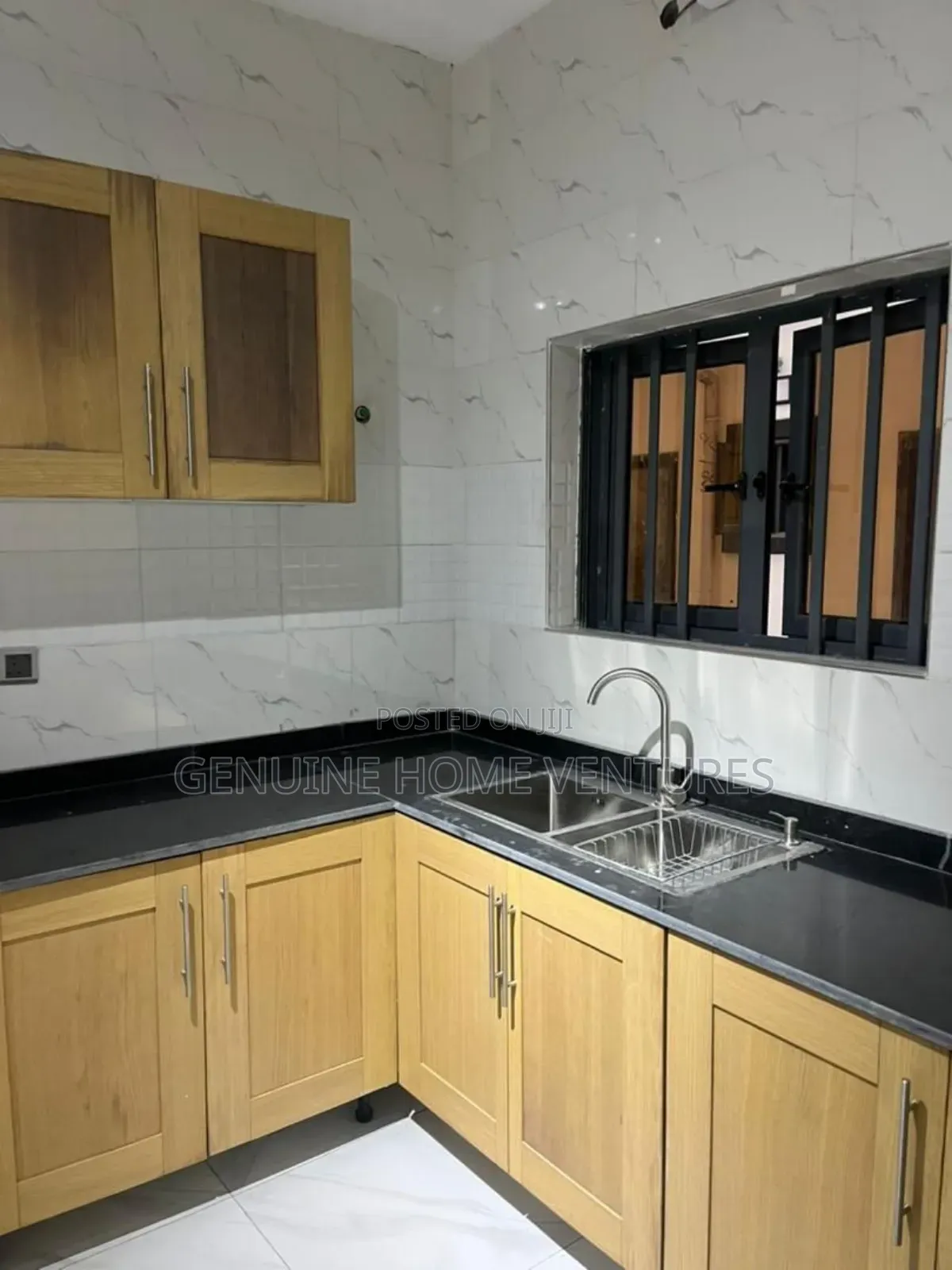 4bdrm Duplex in Allen Avenue for rent