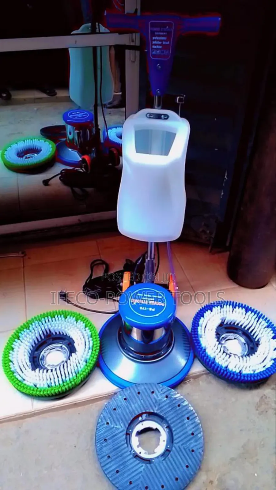 Floor Scrubbing Machine