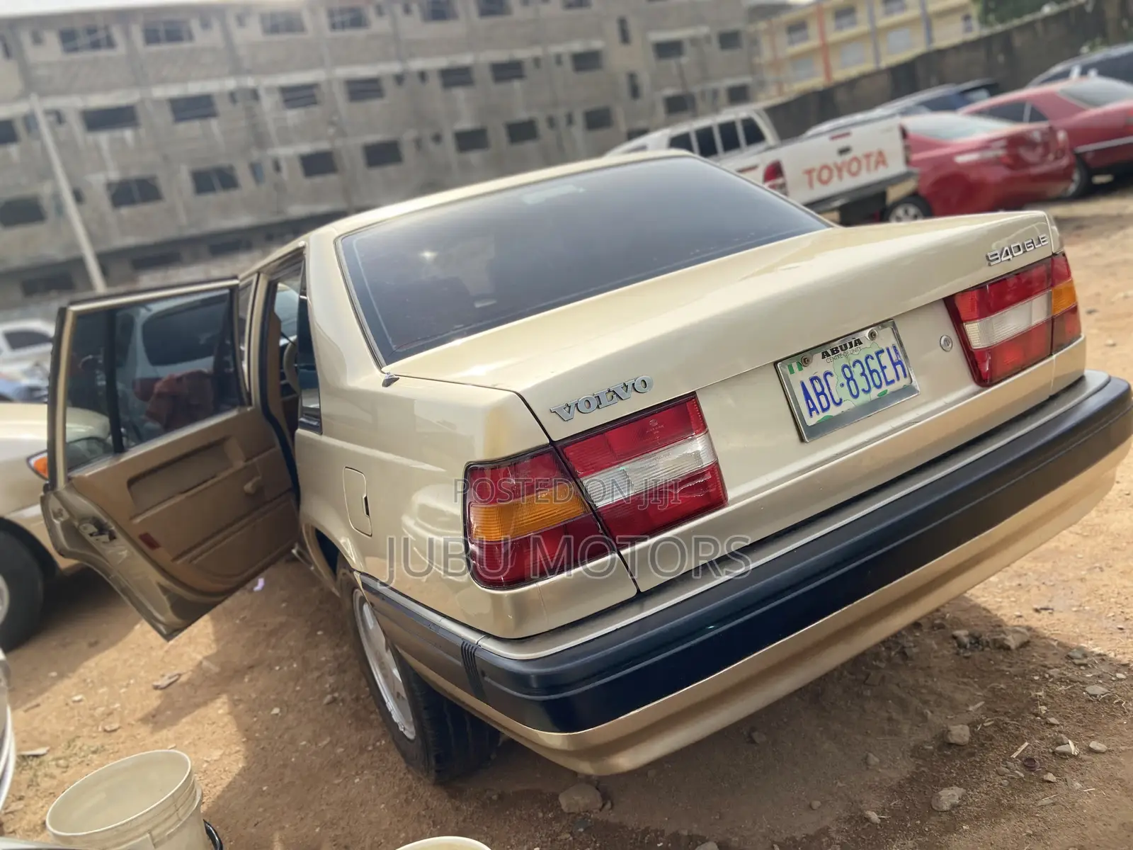 Volvo 960 Level II Sedan 1994 Gold