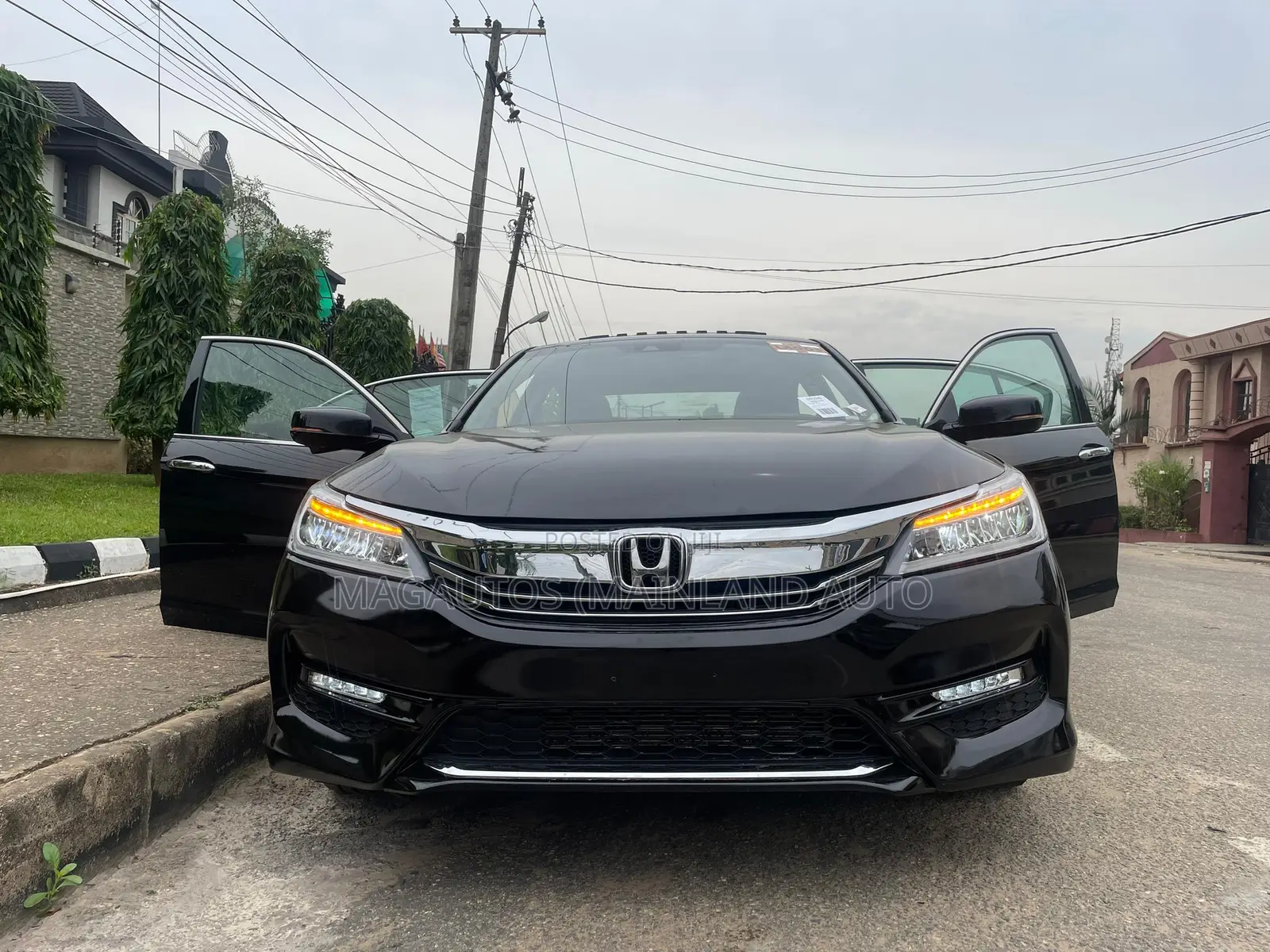 Honda Accord Touring 4dr Sedan FWD (3.5L 6cyl 6A) 2016 Black